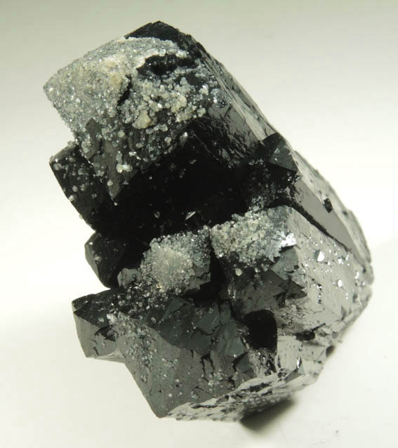 Ilvaite with Calcite from Huanggang Mine, Kshktng Q, Chifeng, Inner Mongolia, China