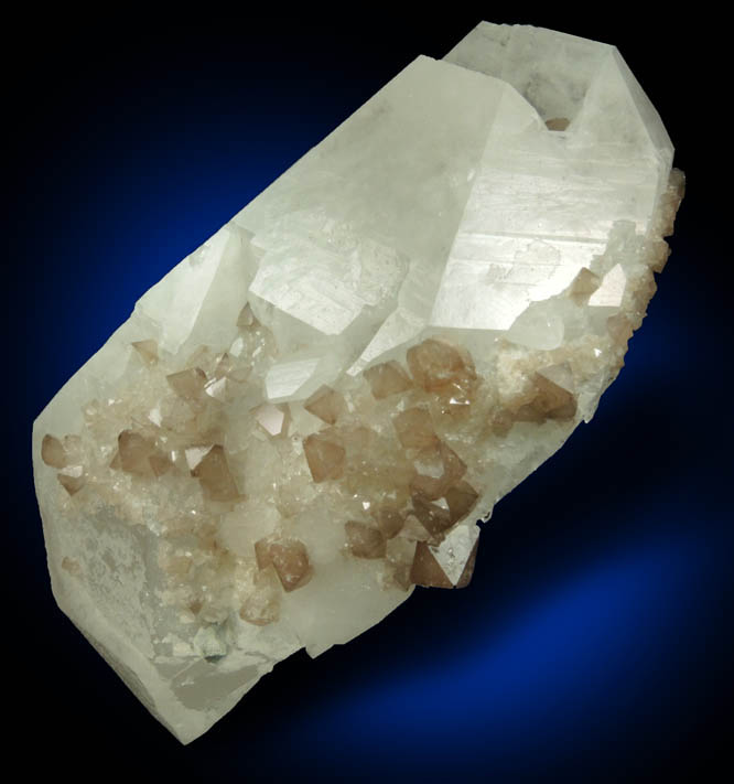 Scheelite on doubly-terminated Quartz from Yaogangxian Mine, 32 km southeast of Chenzhou, Hunan, China