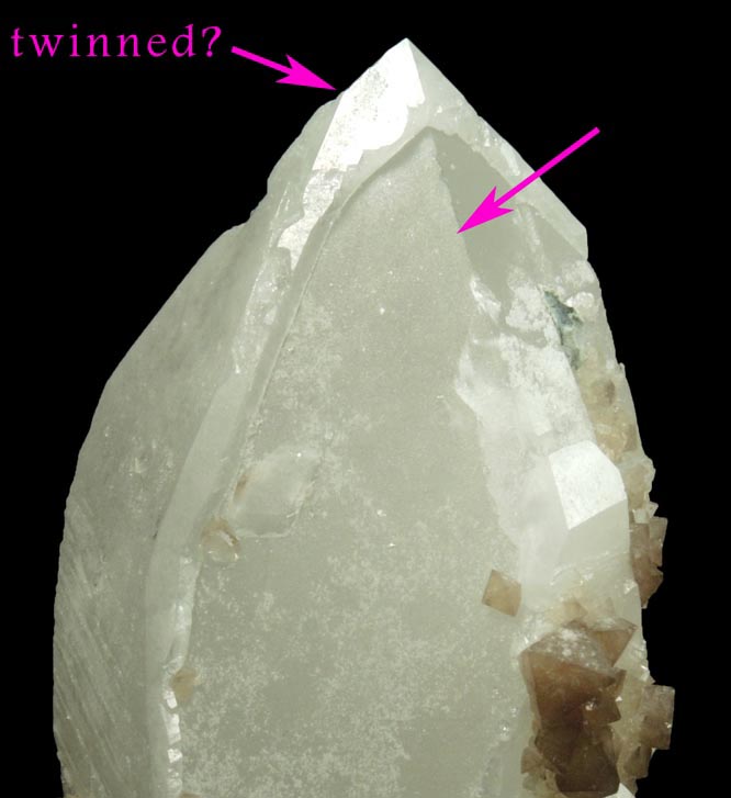 Scheelite on doubly-terminated Quartz from Yaogangxian Mine, 32 km southeast of Chenzhou, Hunan, China