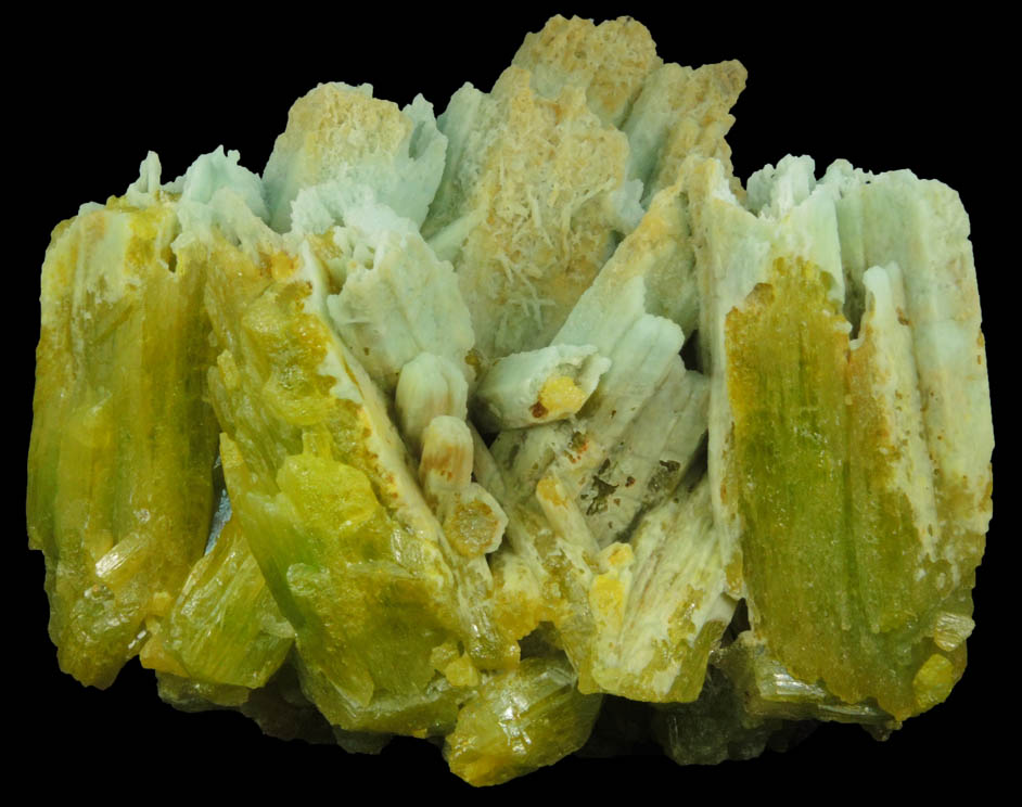 Pyromorphite with Plumbogummite overgrowth from Laohu Hill, Guilin, Guangxi, China