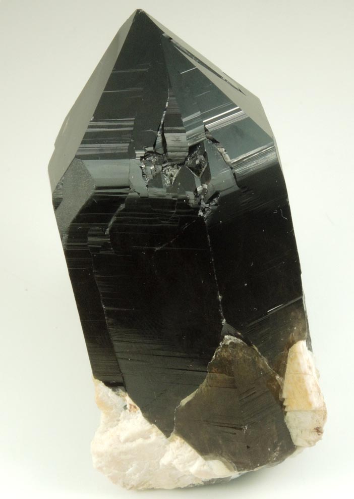 Quartz var. Smoky Quartz (Dauphin Law Twinned) from Ossipee Gulch (Raccoon Gulch), Folsom Brook, Center Ossipee, Carroll County, New Hampshire