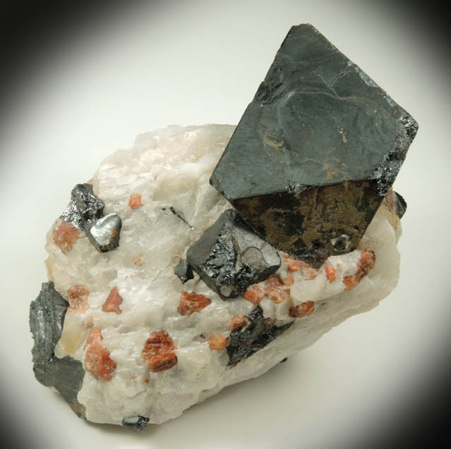 Franklinite and Willemite in Calcite from Franklin District, Sussex County, New Jersey (Type Locality for Franklinite)