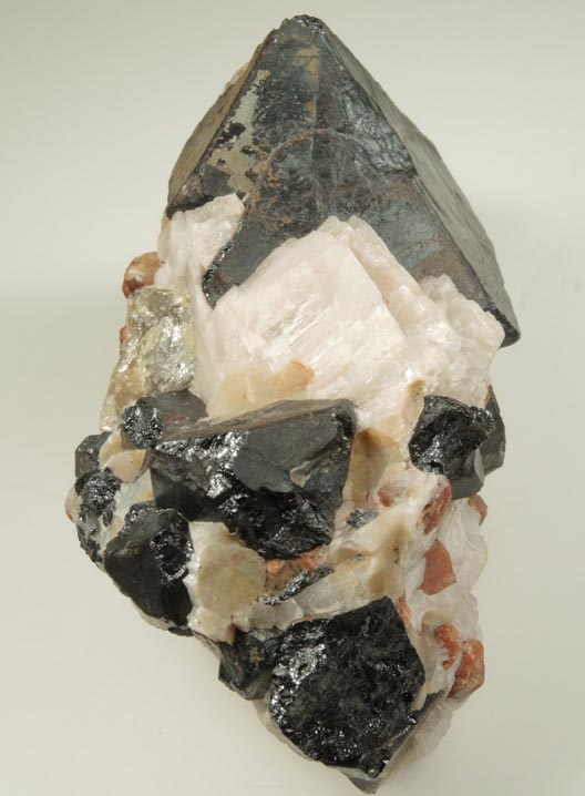 Franklinite and Willemite in Calcite from Franklin District, Sussex County, New Jersey (Type Locality for Franklinite)