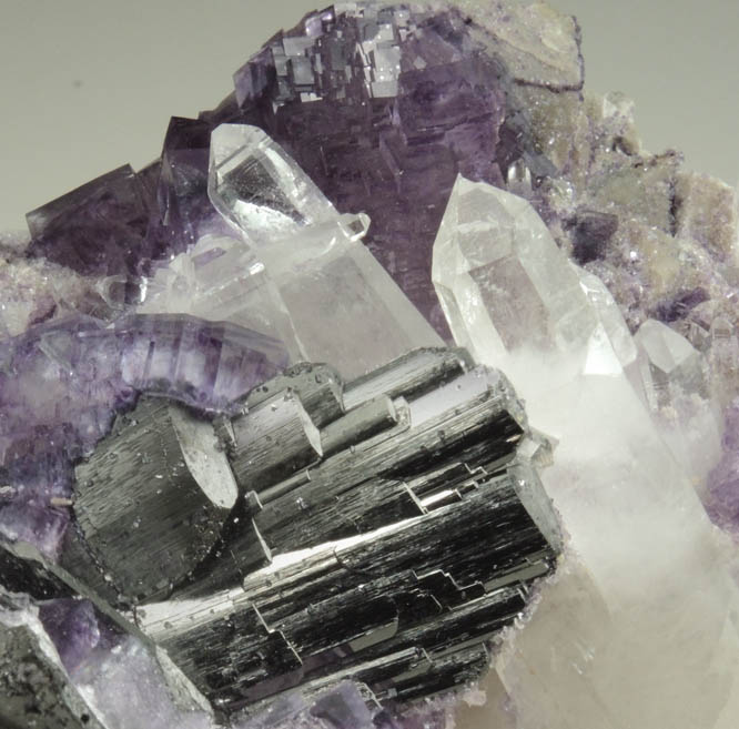 Ferberite and Fluorite on Quartz from Yaogangxian Mine, Nanling Mountains, Hunan, China