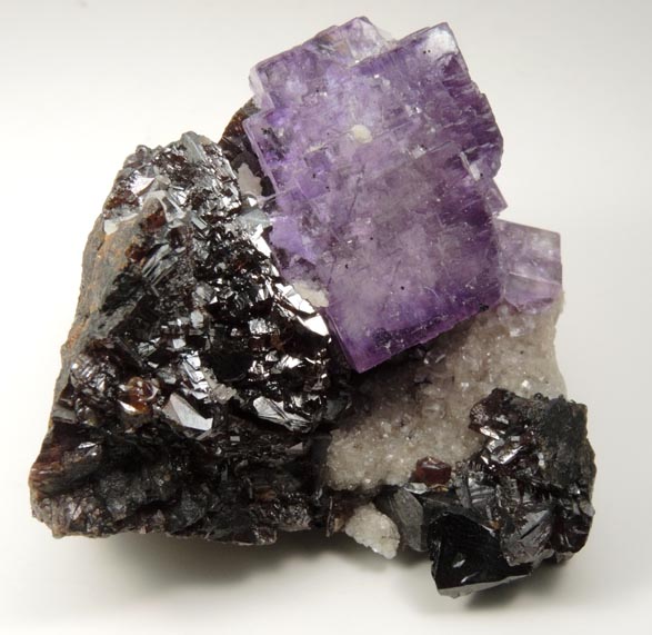 Fluorite and Sphalerite over Quartz from Elmwood Mine, Carthage. Smith County, Tennessee