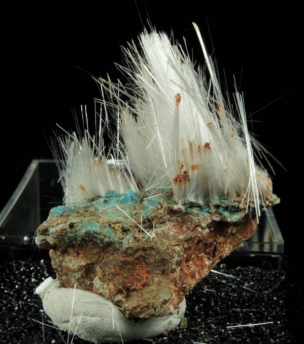 Halotrichite on Chalcanthite from Planet Mine, La Paz County, Arizona