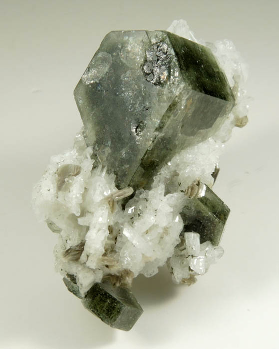 Fluorapatite on Albite from Sapo Mine, Conselheiro Pena, Minas Gerais, Brazil