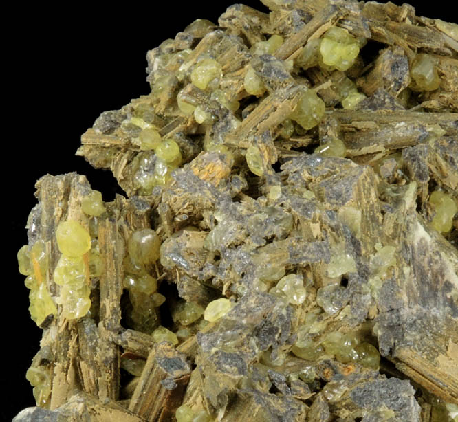 Sulfur and Valentinite on Stibiconite over Stibnite from Xikuangshan, 12 km northeast of Lengshuijiang, Hunan, China