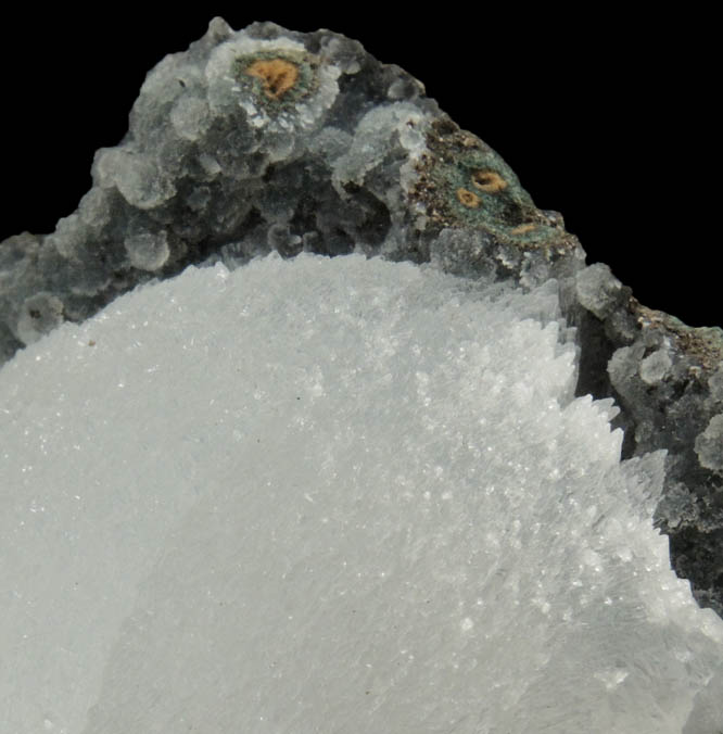 Epistilbite and Stellerite on Quartz var. Chalcedony from Jalgaon, Maharashtra, India