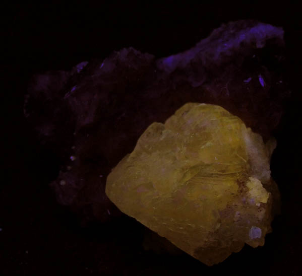 Cerussite on Barite from Mibladen, Haute Moulouya Basin, Zeida-Aouli-Mibladen belt, Midelt Province, Morocco