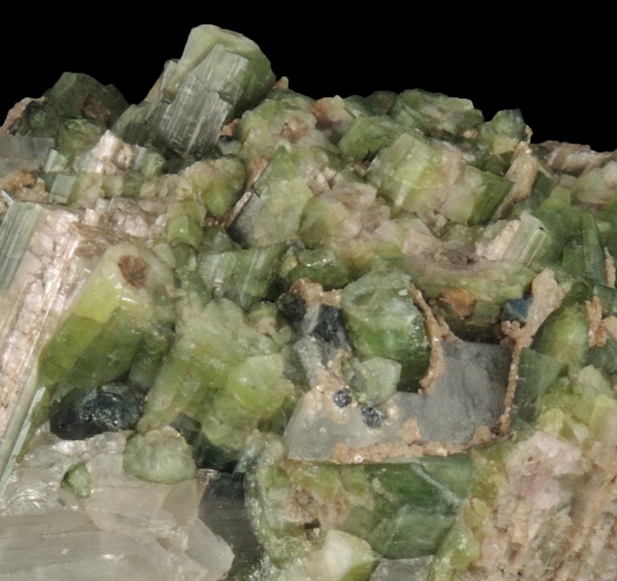 Elbaite Tourmaline in Quartz from Mount Apatite, Auburn, Androscoggin County, Maine