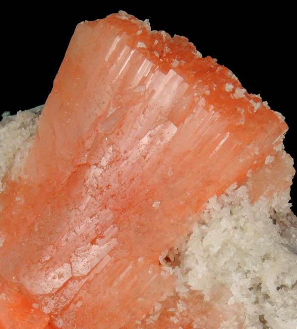 Heulandite with red hematite inclusions on Quartz from Jalgaon, Maharashtra, India