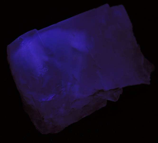 Fluorite (color zoned) from Pea Blanca Mine, San Pablo de Borbur, Vasquez-Yacopi Mining District, Boyac Department, Colombia