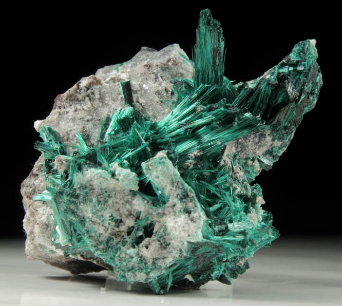 Brochantite from Milpillas Mine, Cuitaca, Sonora, Mexico