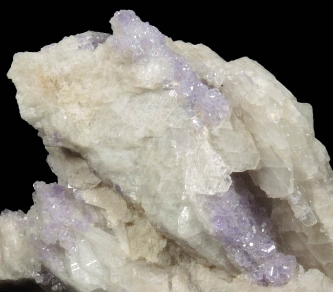 Fluorapatite on Albite from Havey Quarry, Poland, Androscoggin County, Maine