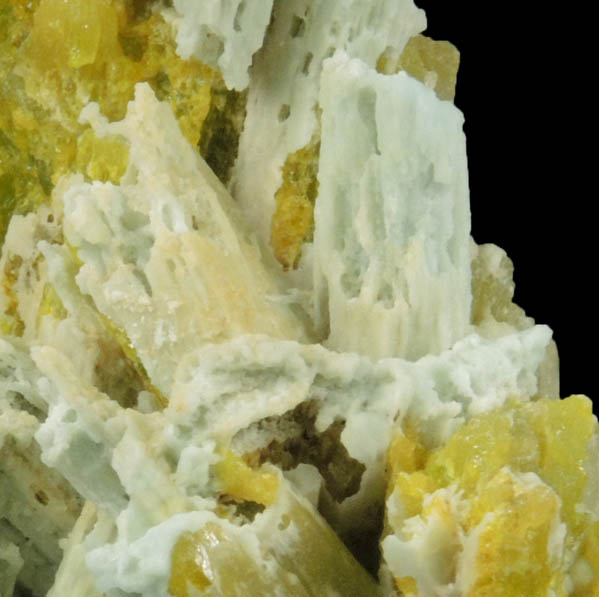 Pyromorphite with Plumbogummite from Laohu Hill, Guilin, Guangxi, China