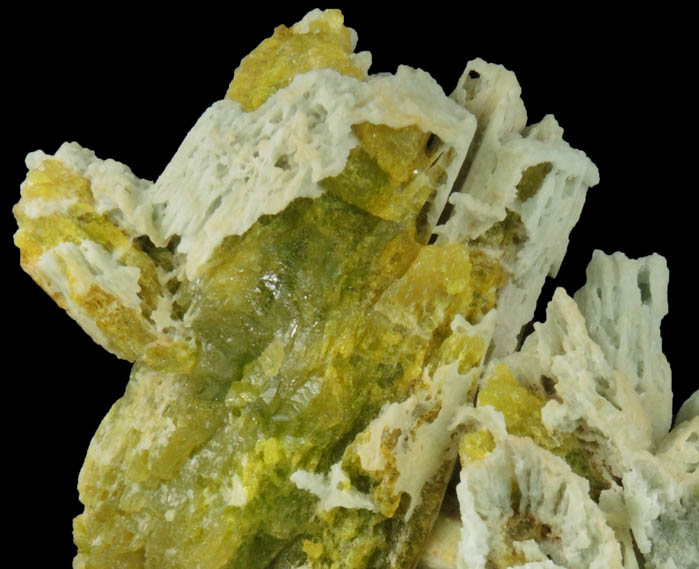 Pyromorphite with Plumbogummite from Laohu Hill, Guilin, Guangxi, China