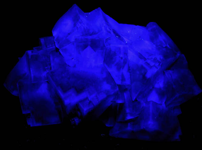 Fluorite (zoned crystals) from Okorusu Mine, 46.5 km north of Otjiwarongo, Otjozondjupa, Namibia