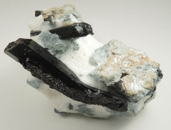 Benitoite and Neptunite in Natrolite from Benitoite Gem Mine, New Idria District, San Benito County, California (Type Locality for Benitoite)