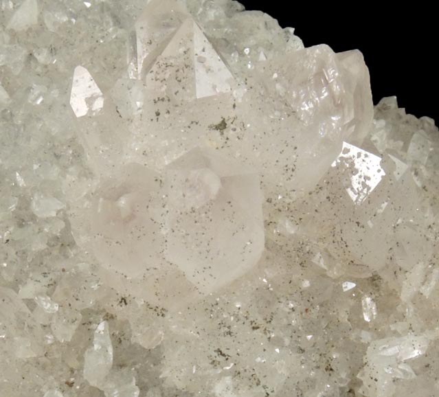 Quartz with internal phantom-growth zoning over Calcite from Mina San Antonio, Santa Eulalia District, Aquiles Serdn, Chihuahua, Mexico