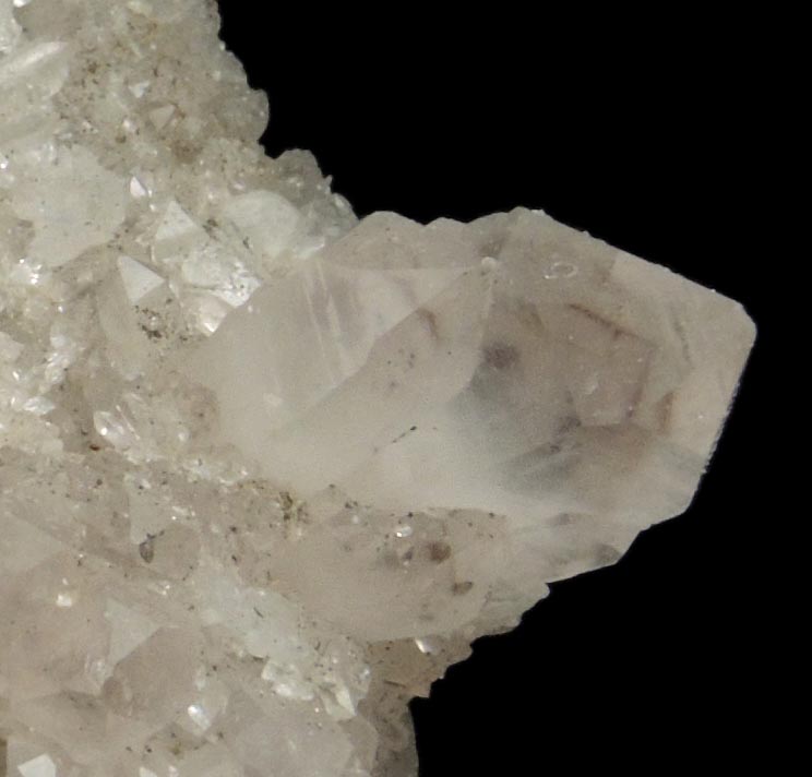 Quartz with internal phantom-growth zoning over Calcite from Mina San Antonio, Santa Eulalia District, Aquiles Serdn, Chihuahua, Mexico