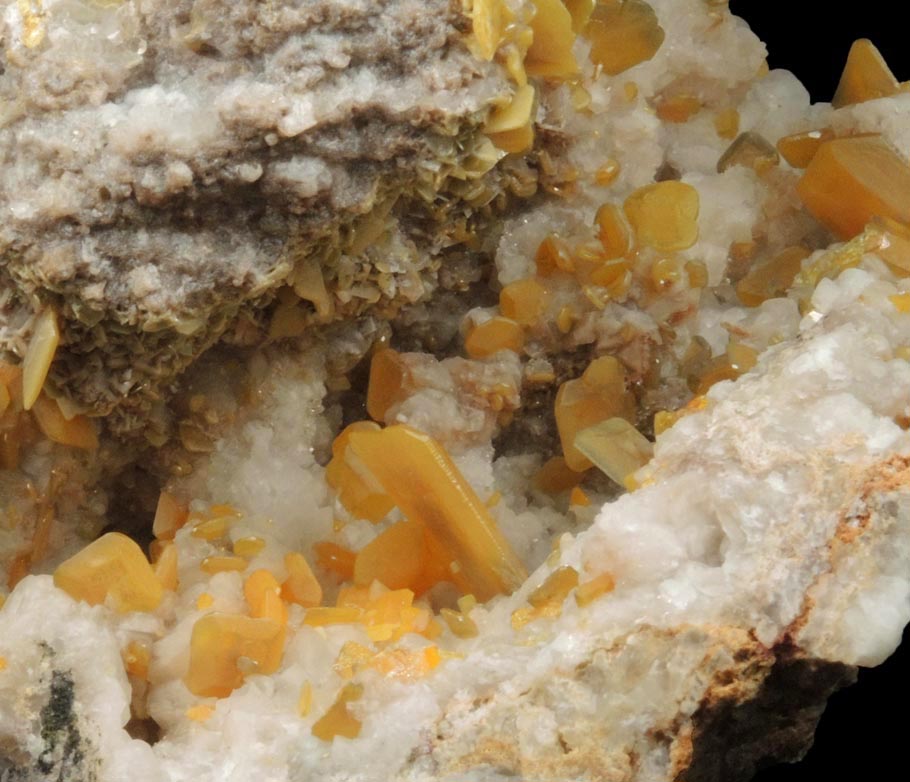 Wulfenite from Hilltop Mine, 2.4 km NNW of Shaw Peak, Chiricahua Mountains, Cochise County, Arizona