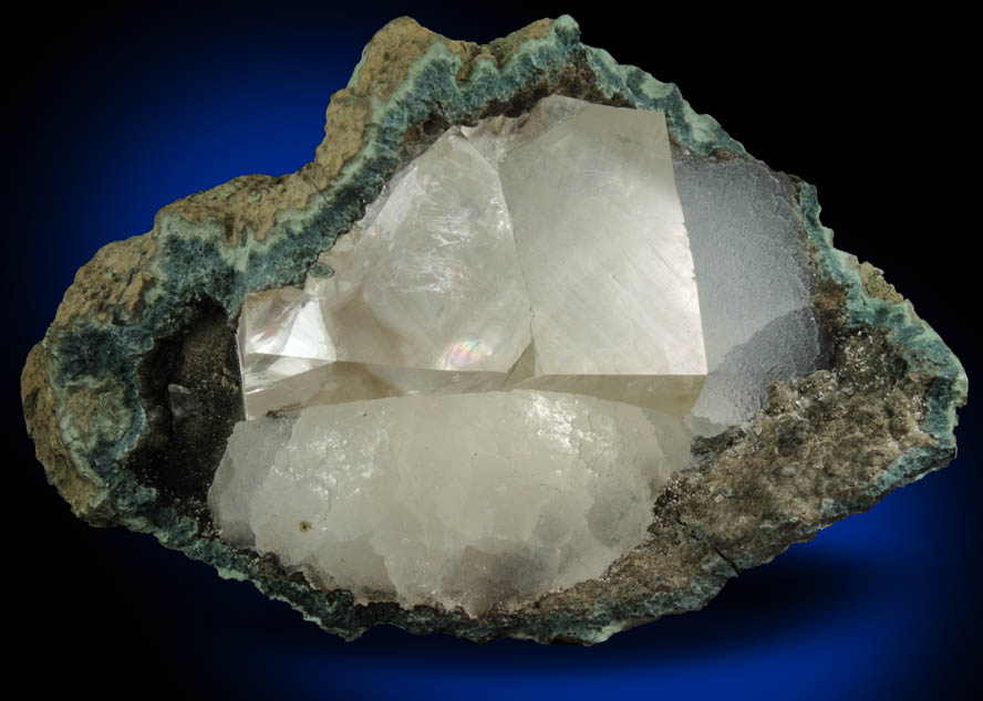 Epistilbite, Stellerite, Calcite from Jalgaon, Maharashtra, India