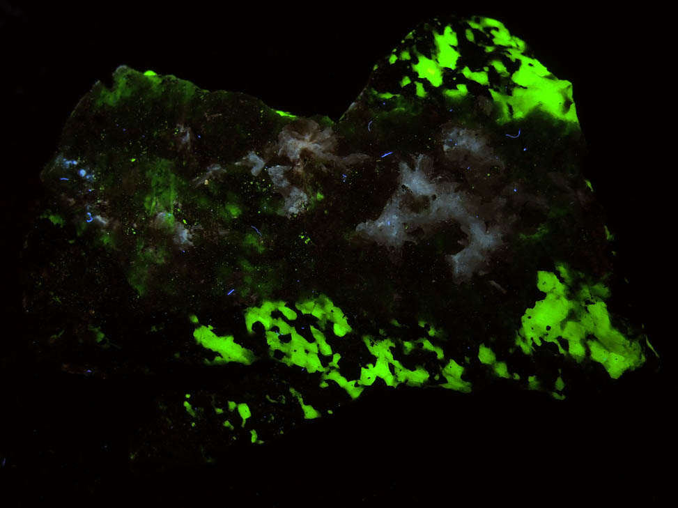 Larsenite, Willemite, Hodgkinsonite, Franklinite from Franklin Mine, Sussex County, New Jersey (Type Locality for Larsenite, Hodgkinsonite, and, Franklinite)