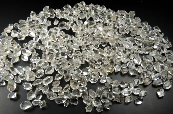 Quartz var. Herkimer Diamonds (collection of 430 crystals, 3-8 mm) from Hickory Hill Diamond Diggings, Fonda, Montgomery County, New York