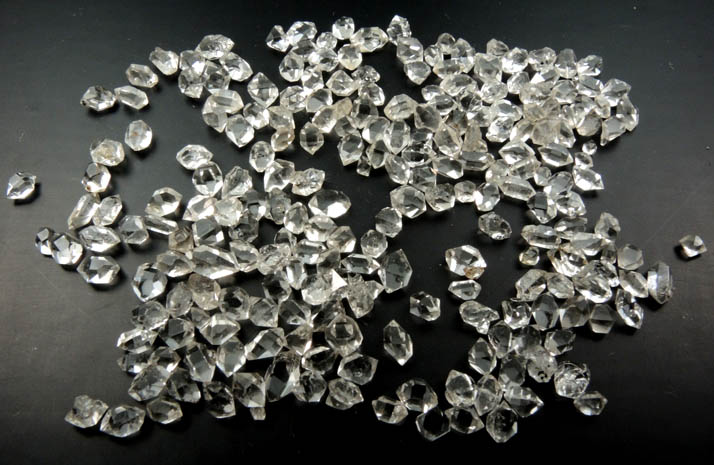 Quartz var. Herkimer Diamonds (collection of 220 crystals, 2-5 mm) from Hickory Hill Diamond Diggings, Fonda, Montgomery County, New York
