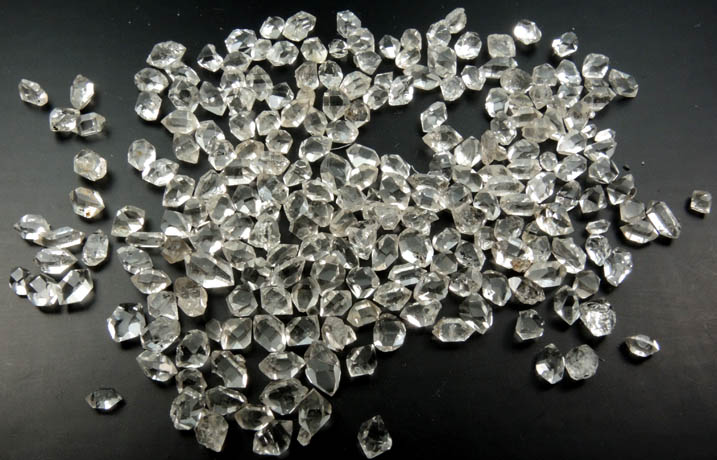 Quartz var. Herkimer Diamonds (collection of 220 crystals, 2-5 mm) from Hickory Hill Diamond Diggings, Fonda, Montgomery County, New York