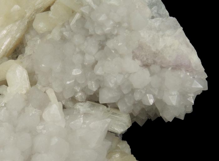 Stilbite on Quartz over Fluorite from Thomaston Dam Railroad Cut, Thomaston, Litchfield County, Connecticut