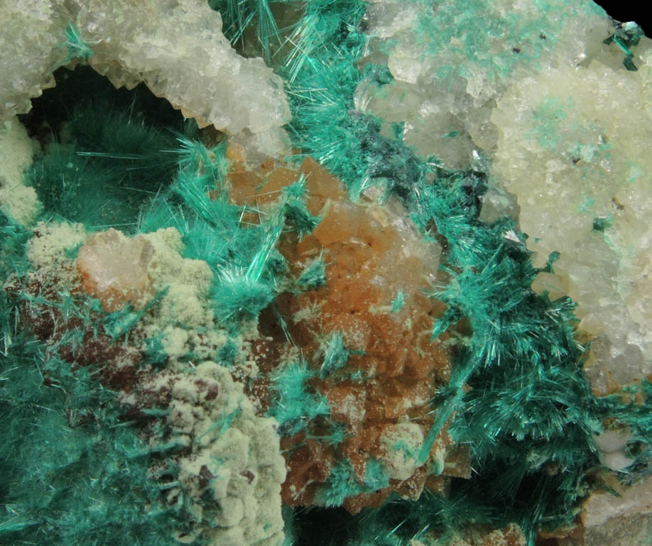 Brochantite var. Blanchardite on Quartz from Blanchard Mine, Hansonburg District, 8.5 km south of Bingham, Socorro County, New Mexico (Type Locality for Blanchardite)