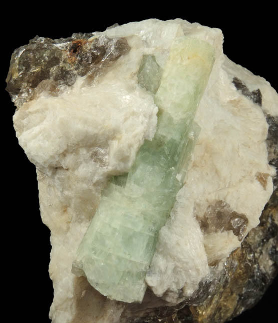 Beryl from Bowdoinham, north end of the Cathance River pegmatite mines, Sagadahoc County, Maine