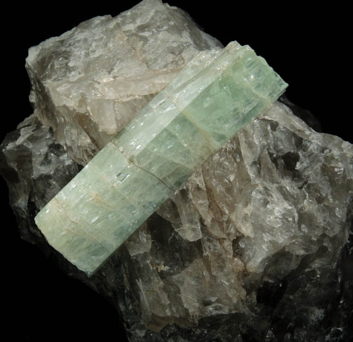 Beryl var. Aquamarine in Quartz from Guy Booker Quarry, Bowdoinham, north end of the Cathance River pegmatite mines, Sagadahoc County, Maine