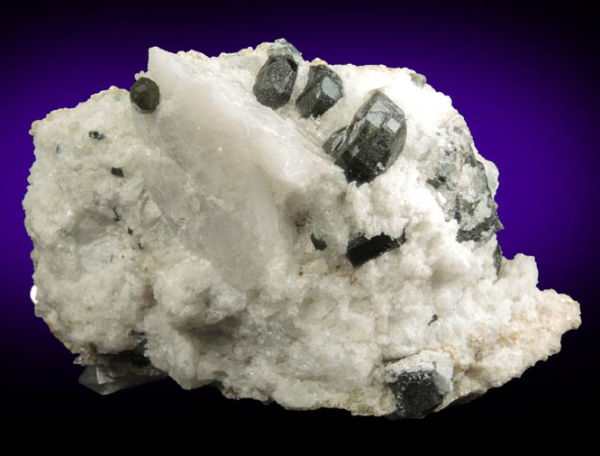 Quartz, Cookeite and Fluorapatite var. Manganapatite from Bennett Quarry, Buckfield, Oxford County, Maine