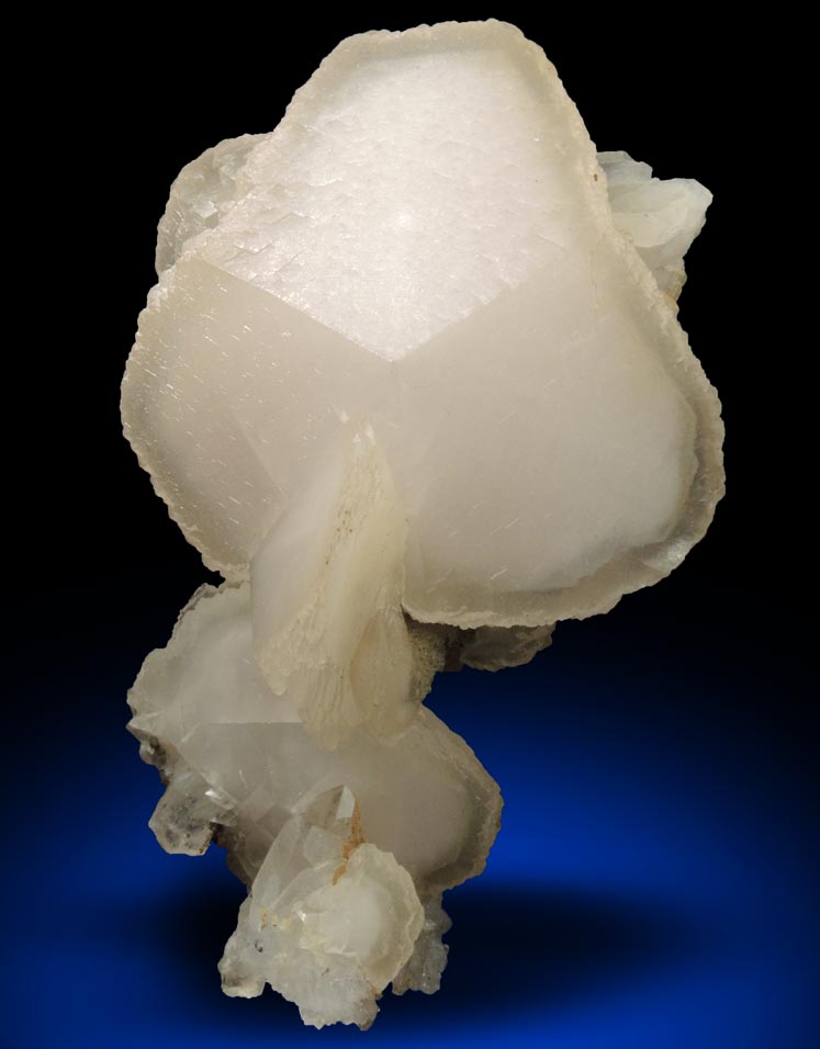 Calcite (internally zoned) from Dalnegorsk, Primorskiy Kray, Russia