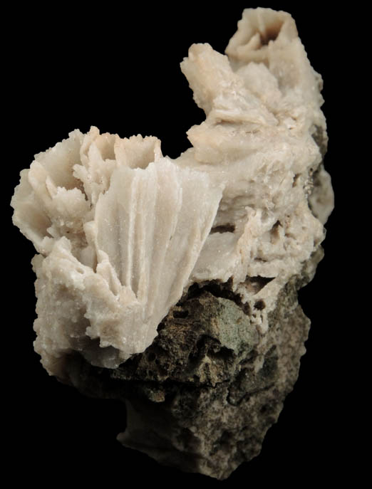 Quartz pseudomorphs after Glauberite from Upper Montclair, Essex County, New Jersey