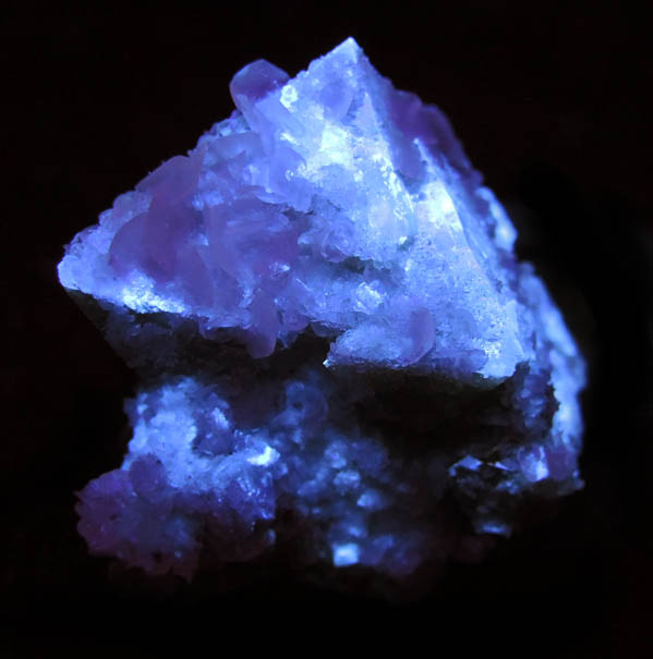 Scheelite, Calcite, Muscovite from Yaogangxian Mine, 32 km southeast of Chenzhou, Hunan, China