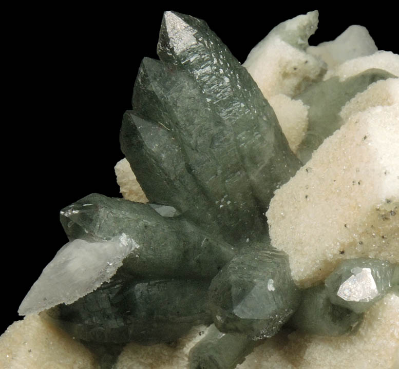 Quartz with Chlorite on Calcite from Naica District, Saucillo, Chihuahua, Mexico