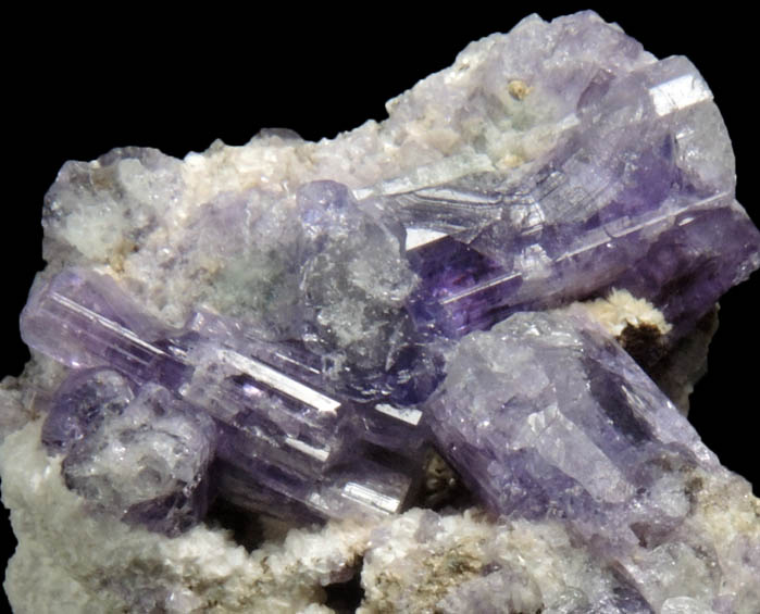 Fluorapatite with Bertrandite on Albite from Lavra da Golconda, near Governador Valadares, Minas Gerais, Brazil