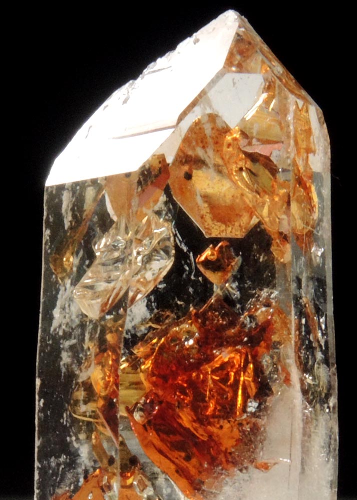 Quartz var. Firefly Quartz with large moveable bubble in petroleum-filled cavity from Madirobe, Tsaratanna, Betsiboka, Madagascar