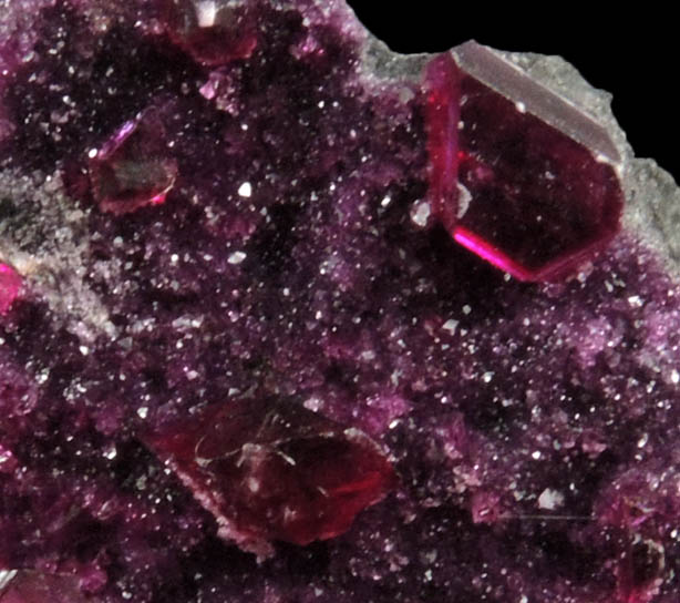 Clinochlore var. Kammererite from Pembe Gle Mine, Kop Daglari, 70 km WNW of Erzurum, East Anatolia, Turkey