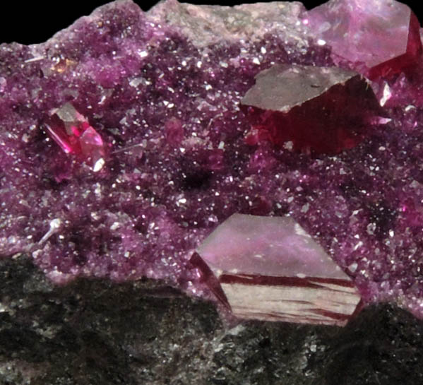 Clinochlore var. Kammererite from Pembe Gle Mine, Kop Daglari, 70 km WNW of Erzurum, East Anatolia, Turkey