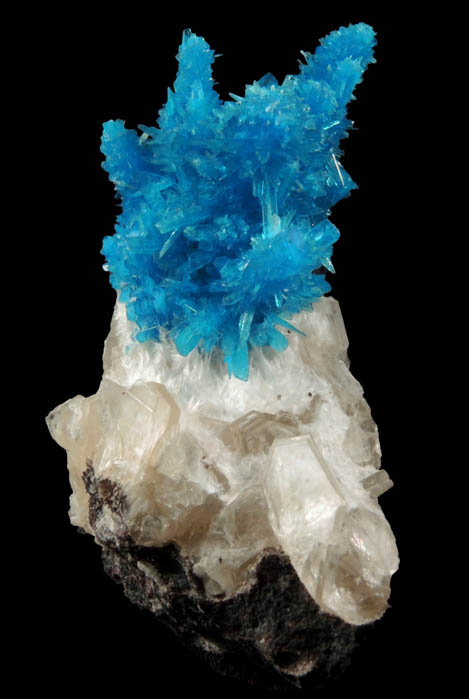 Pentagonite on Stilbite coated with Mordenite from Wagholi Quarry, Maharashtra, India