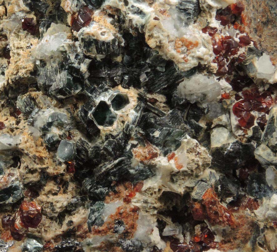 Clinochlore, Chondrodite and Magnetite from Tilly Foster Iron Mine, near Brewster, Putnam County, New York