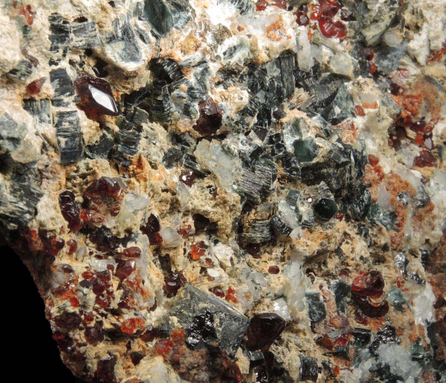 Clinochlore, Chondrodite and Magnetite from Tilly Foster Iron Mine, near Brewster, Putnam County, New York