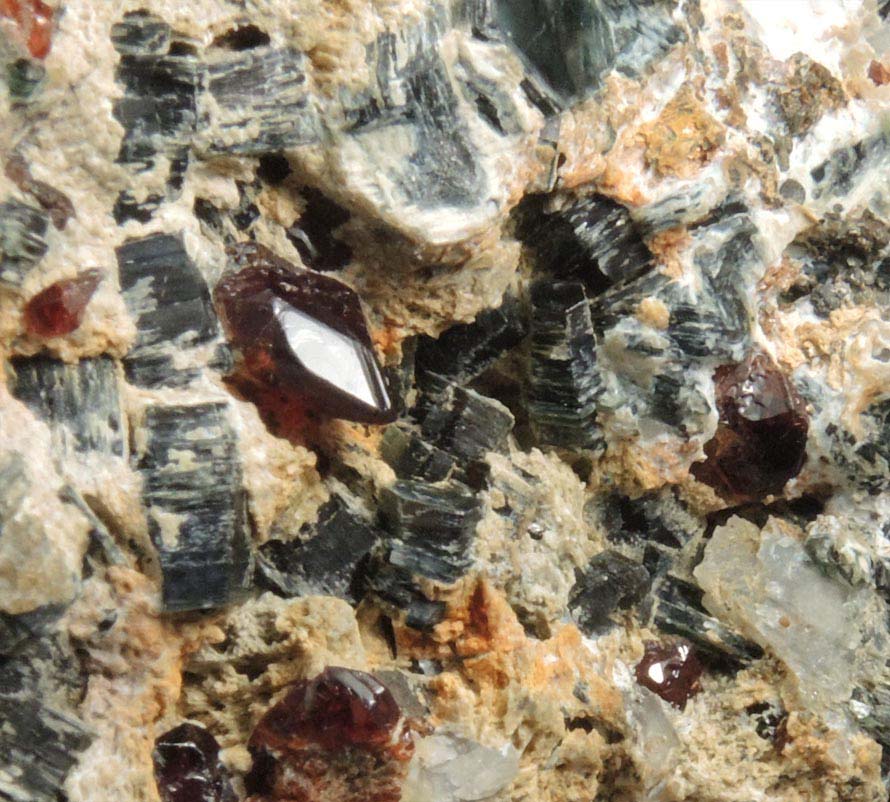 Clinochlore, Chondrodite and Magnetite from Tilly Foster Iron Mine, near Brewster, Putnam County, New York