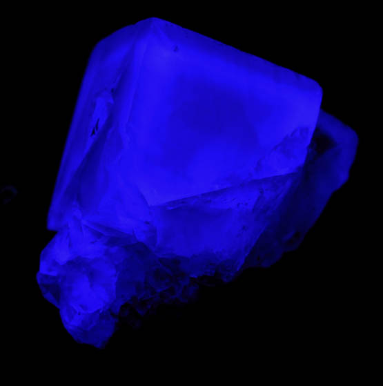Photo below under longwave ultraviolet illumination of Fluorite from Rogerley Mine, Frosterley, County Durham, England Fluorite from Rogerley Mine, Frosterley, County Durham, England
