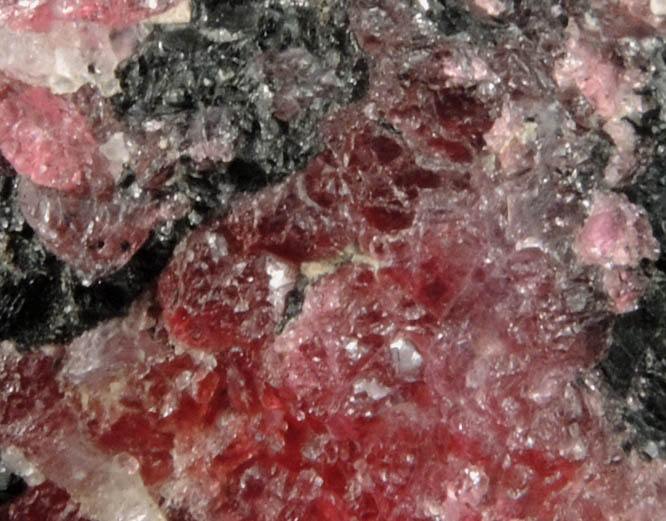 Eudialyte, Kataphorite, Albite from Kipawa Complex, Villedieu Twp., Qubec, Canada